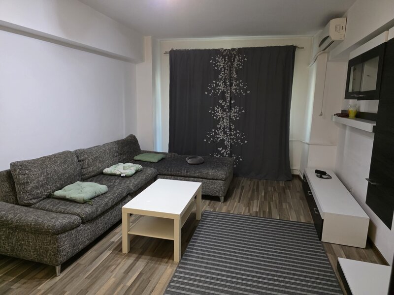 Oltenitei, 10 minute metrou, chiar la Lidl, stradal